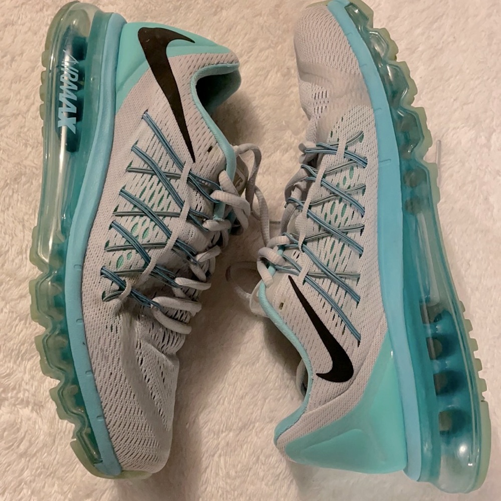 Teal Nike Air Max Tennis Shoes